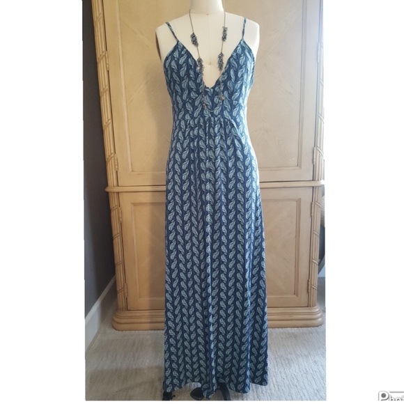 BCBG Dresses & Skirts - BCBG MAXI DRESS